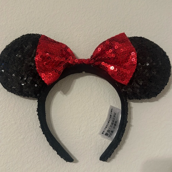 Classic Minnie Ears - Picture 1 of 2